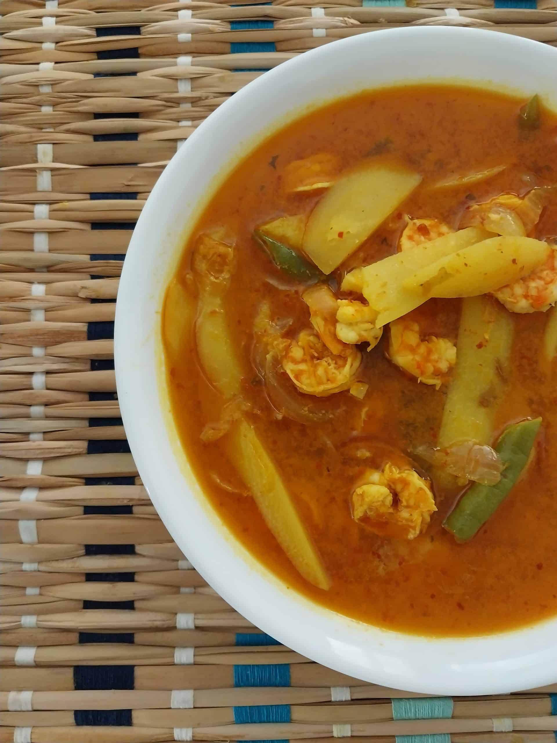 Chingri Maach’er Bati Chorchori: Prawn & Potato Curry As the Ultimate Comfort Food